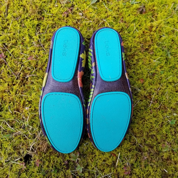 "All Fall" Tieks Size 7 (Taking Comissions) - Picture 10 of 14